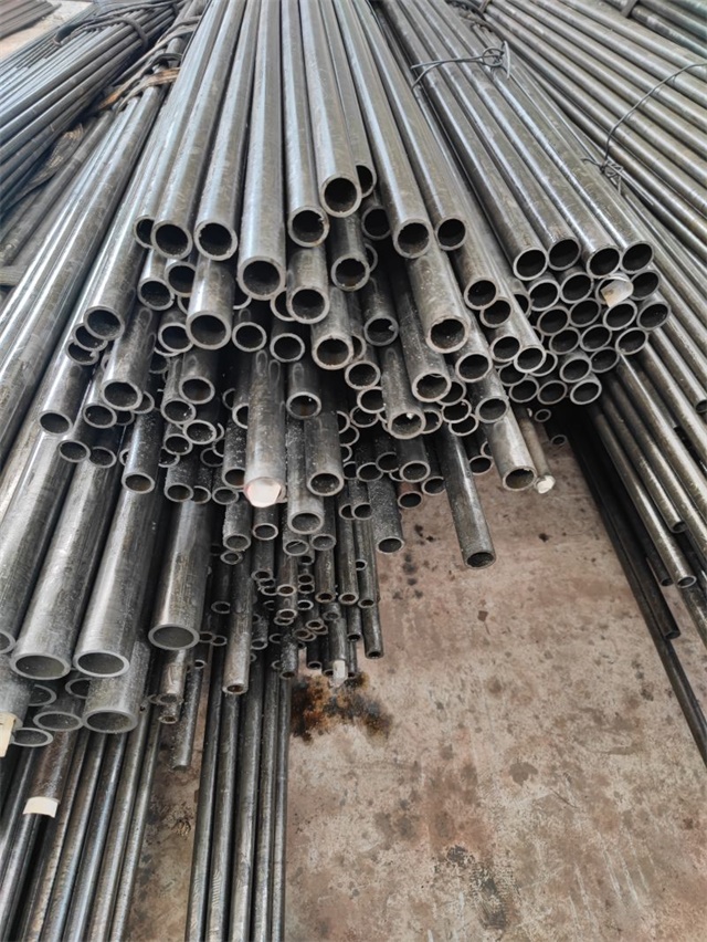 伊犁精密光亮无缝钢管厂